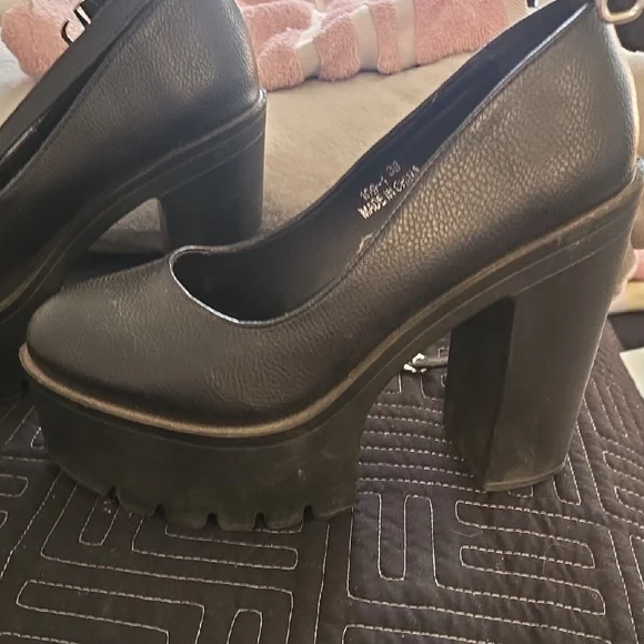 SHEIN Black Chunky Heels Versatile Elegance - Picture 2 of 2